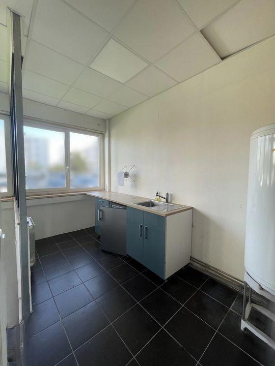 Local commercial - 93 m² - 3 pièces