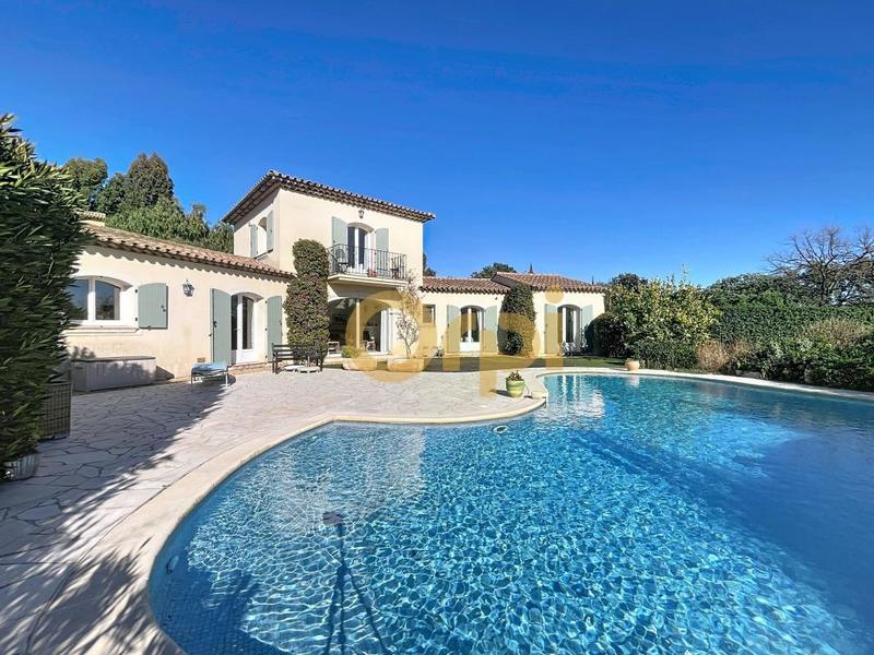 Maison - 140 m² - 4 pièces