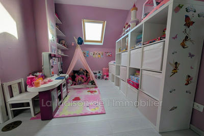 Propriété - 130 m² - 5 pièces