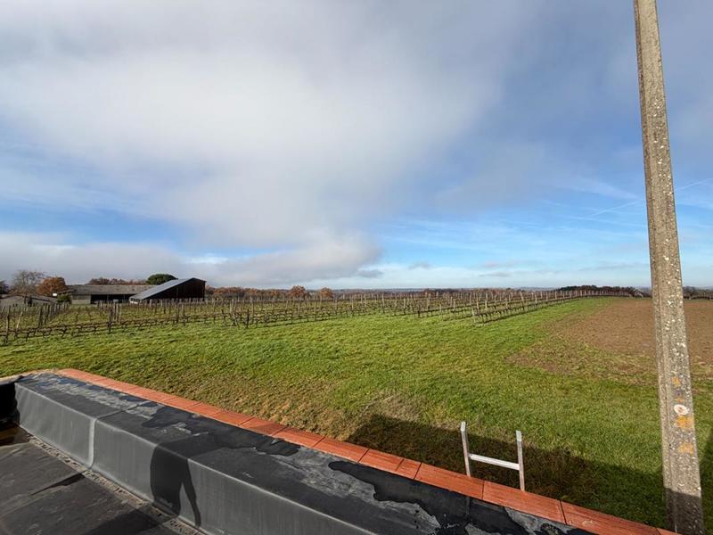 Maison - 260 m² - 1 pièce