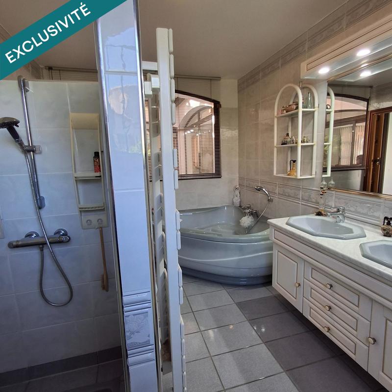 Maison - 252 m² - 7 pièces