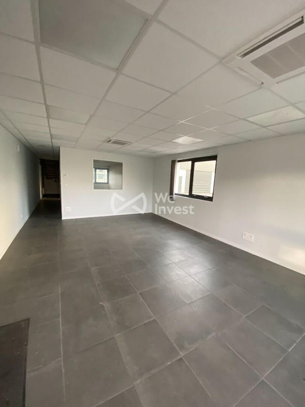 Local commercial - 1 219 m²