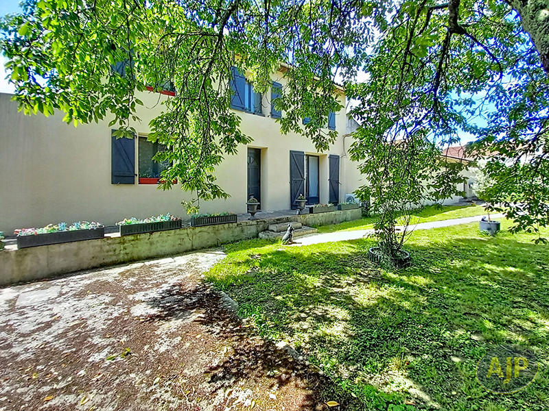 Maison - 140 m² - 6 pièces