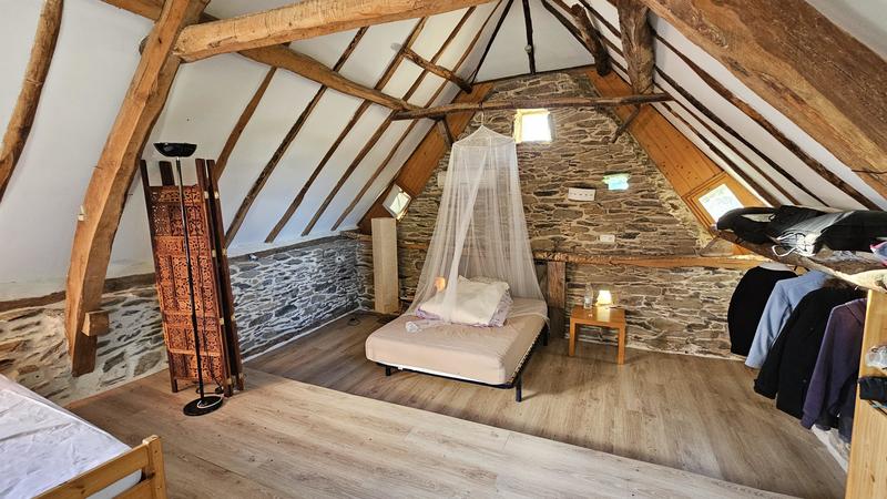 Maison en pierre - 92 m² - 2 pièces