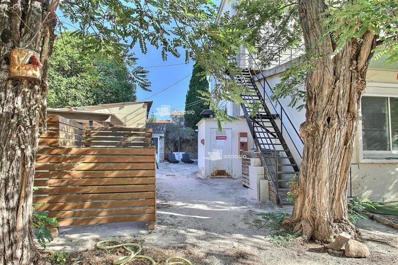 Propriété - 600 m² - 23 pièces