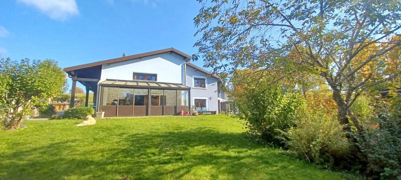 Maison - 230 m² - 7 pièces