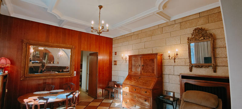 Maison - 280 m² - 8 pièces