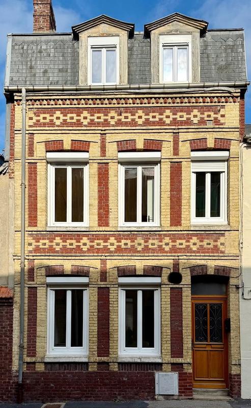 Maison - 90 m² - 6 pièces