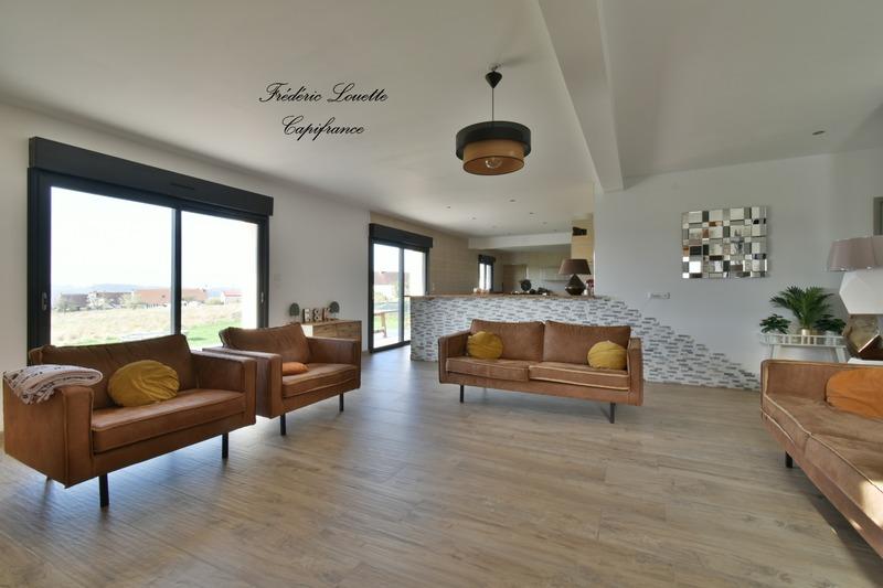 Maison - 230 m² - 7 pièces