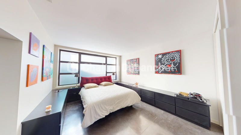 Loft - 396 m² - 8 pièces