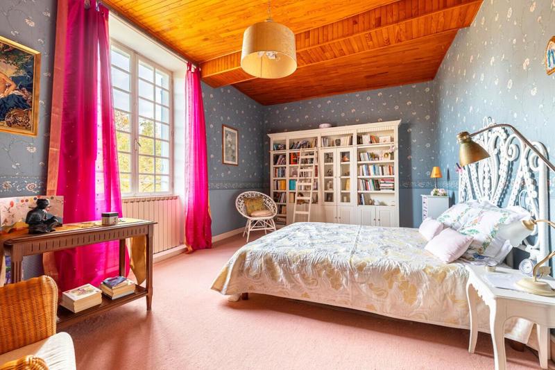 Demeure - 205 m² - 7 pièces