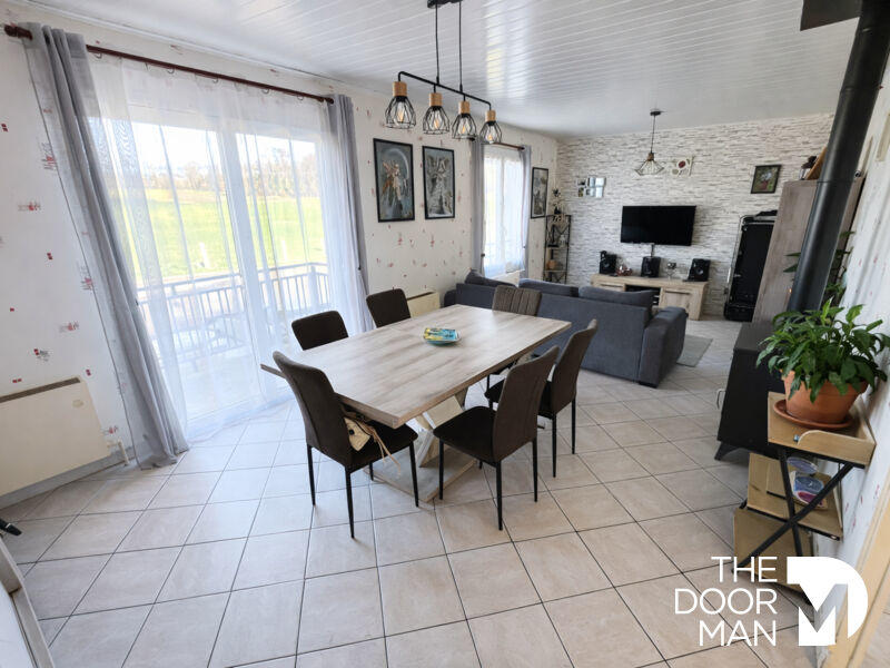 Maison - 92 m² - 6 pièces