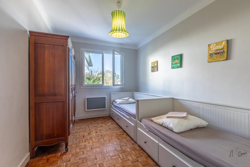 Maison - 400 m² - 11 pièces