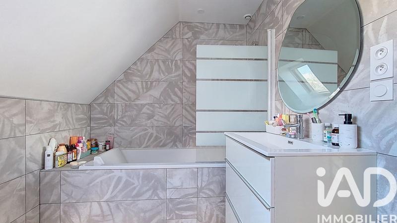 Maison - 122 m² - 8 pièces