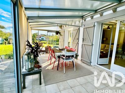 Maison - 228 m² - 8 pièces