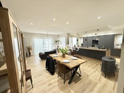 Maison - 110 m² - 4 pièces