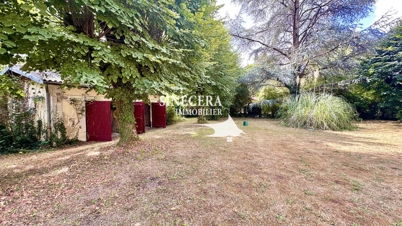 Maison - 140 m² - 9 pièces