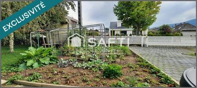 Maison - 180 m² - 9 pièces