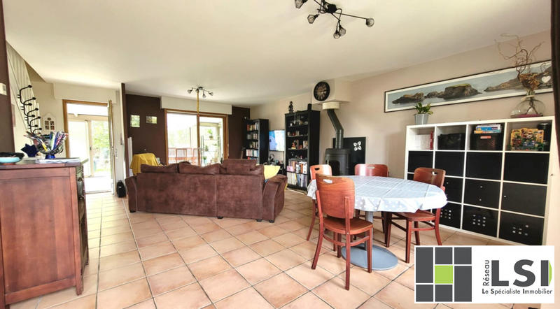 Maison - 122 m² - 6 pièces