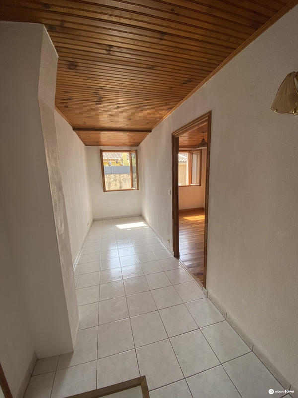 Maison - 142 m² - 9 pièces