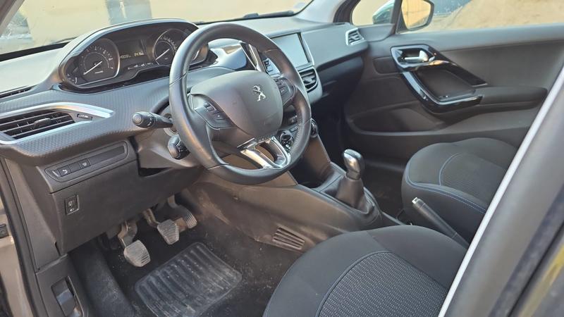 Peugeot 208 1.2 PureTech 82 Signature