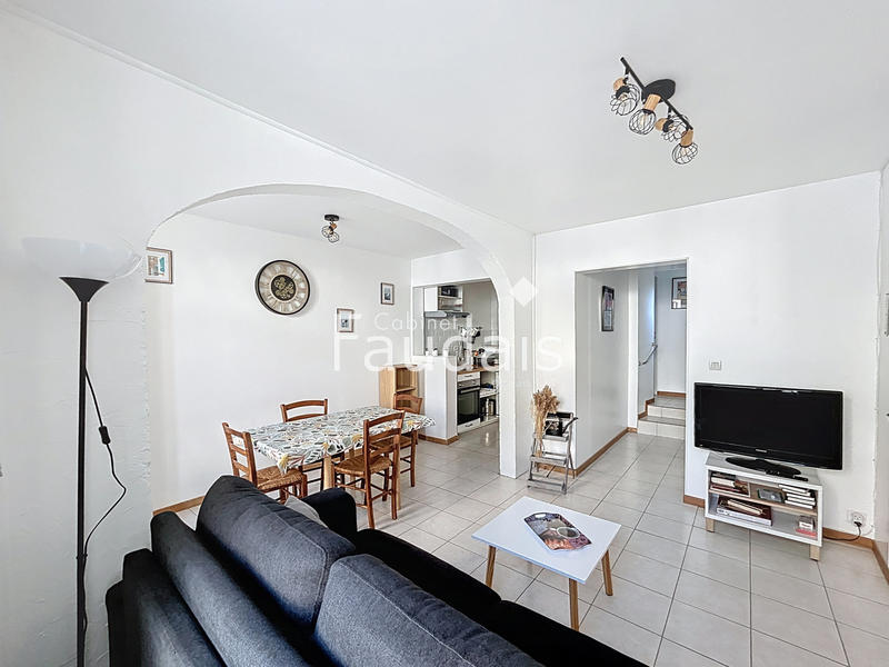 Maison - 140 m² - 8 pièces