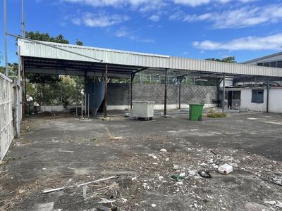 Terrain industriel - 994 m²