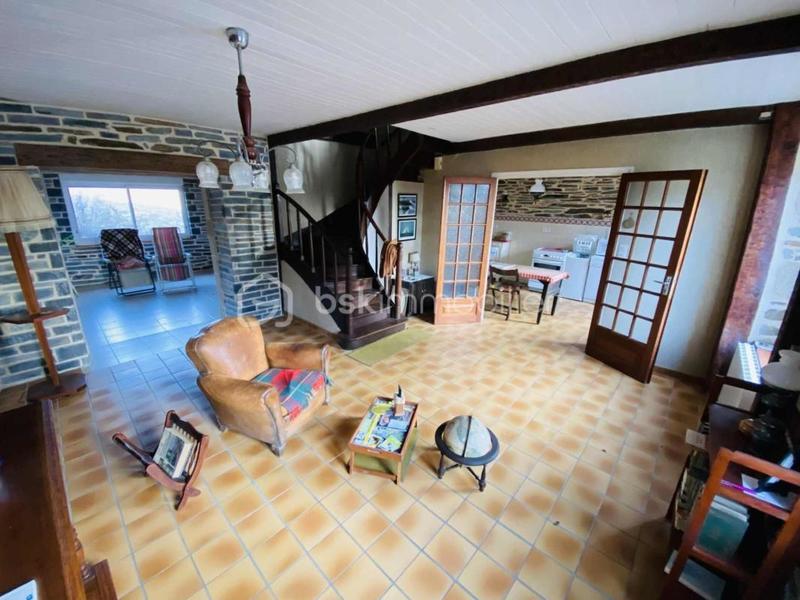 Maison en pierre - 1 638 m² - 10 pièces