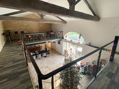 Maison - 196 m² - 5 pièces