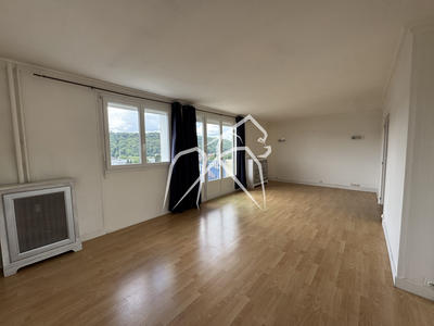 Appartement - 82 m² - 5 pièces