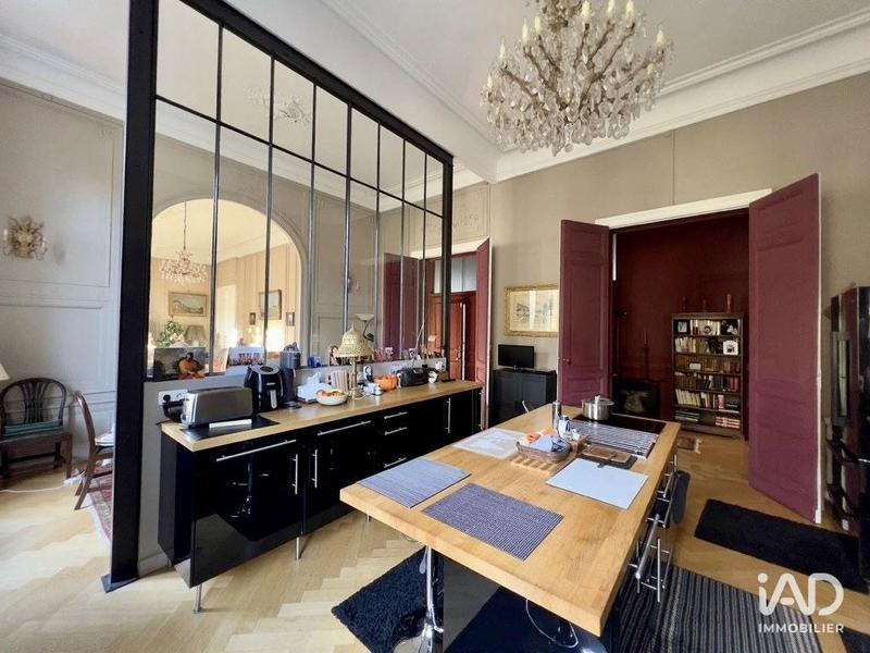 Appartement - 219 m² - 5 pièces