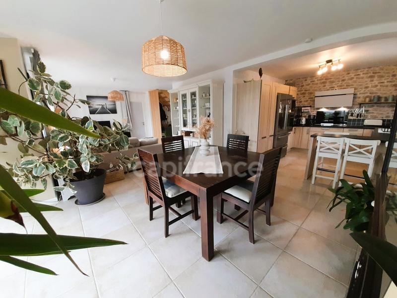 Maison - 137 m² - 5 pièces