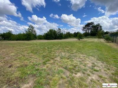 Terrain constructible - 1 862 m²