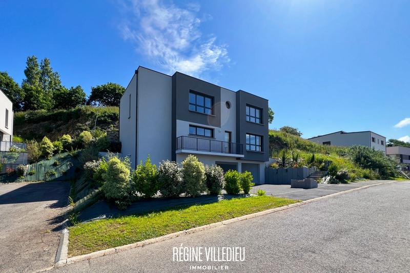 Villa - 197 m² - 5 pièces