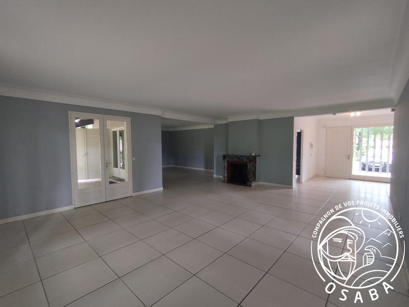 Maison traditionnelle - 180 m² - 6 pièces