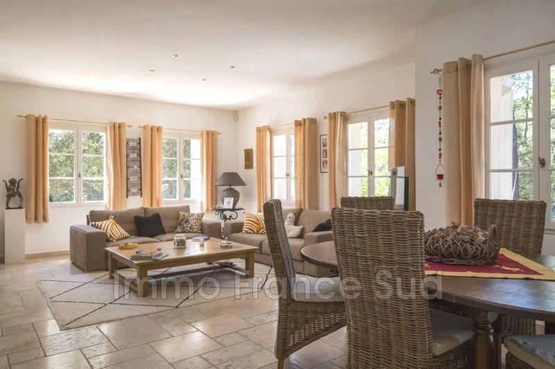 Villa - 333 m² - 10 pièces