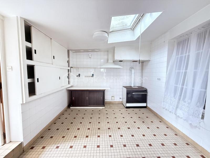 Maison - 185 m² - 10 pièces