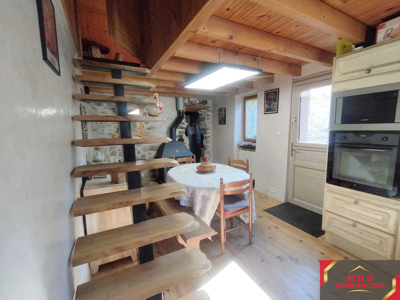 Maison - 98 m² - 3 pièces