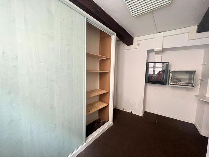 Local commercial - 130 m² - 6 pièces