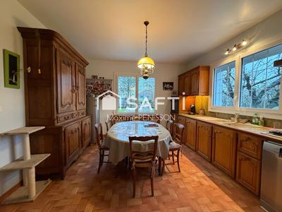 Maison - 223 m² - 6 pièces