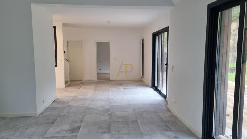 Maison - 163 m² - 7 pièces