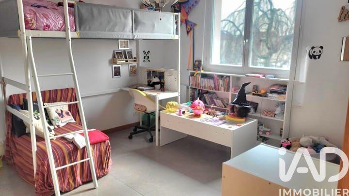 Maison - 99 m² - 5 pièces