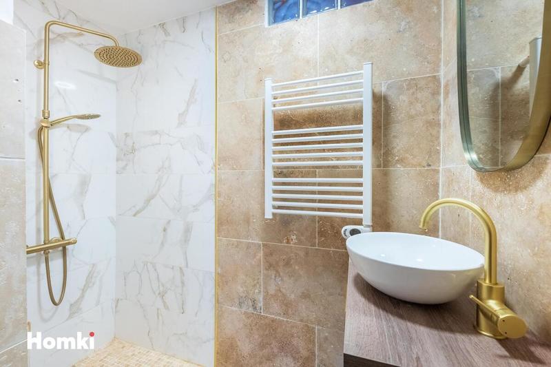 Maison - 200 m² - 5 pièces