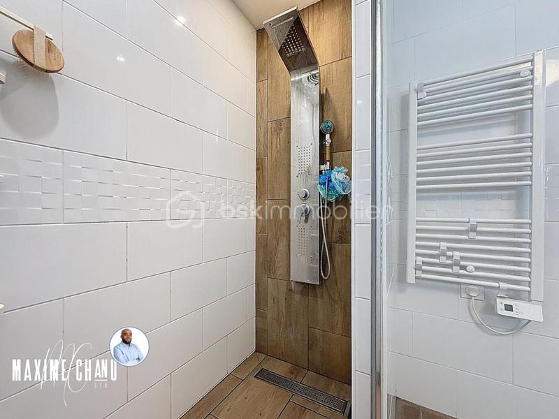 Propriété - 285 m² - 6 pièces