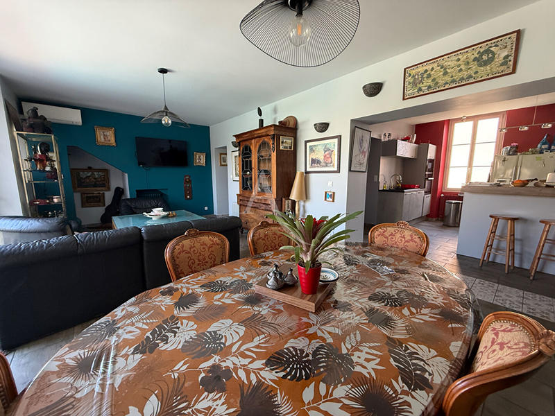 Maison - 265 m² - 10 pièces