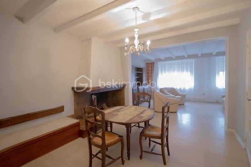 Maison traditionnelle - 320 m² - 8 pièces