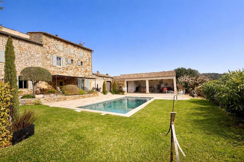 Mas - 292 m² - 7 pièces