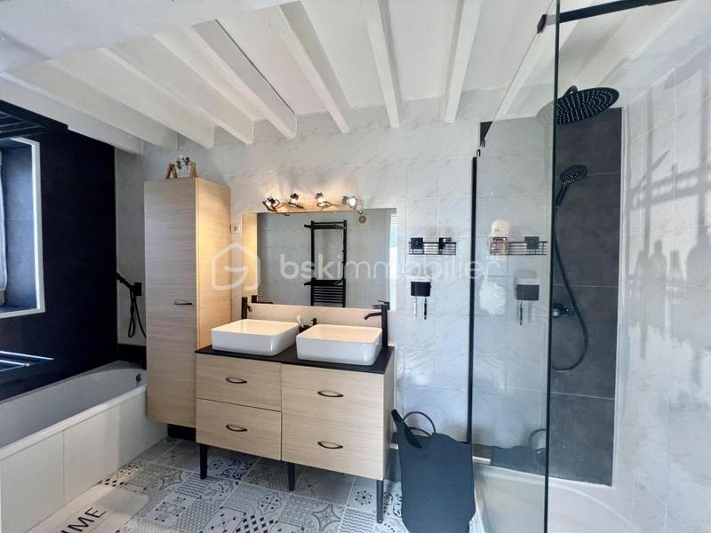 Corps de ferme - 143 m² - 6 pièces