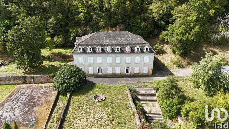 Maison - 800 m² - 11 pièces