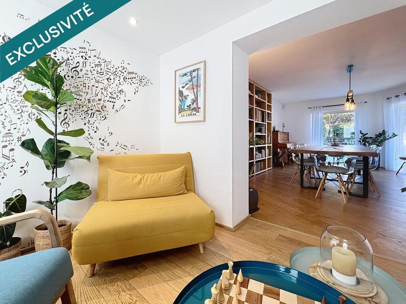 Maison - 241 m² - 10 pièces